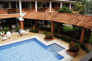 La Sabana Pool